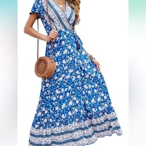 Blue Floral Wrap Maxi Dress Medium Zesica new with tags